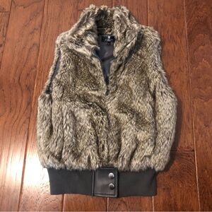 Ashley By 26 International Gray Faux Fur Vest Size M